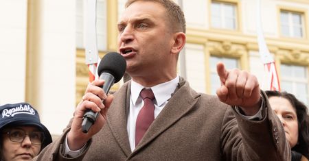 Problemy Bąkiewicza. Stowarzyszenie ma zwrócić pieniądze