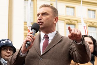 Problemy Bąkiewicza. Stowarzyszenie ma zwrócić pieniądze