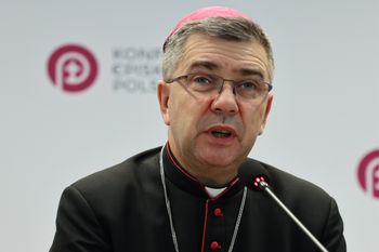 Biskup o zmianach religii w szkołach. "Czy to jest sprawiedliwe?"