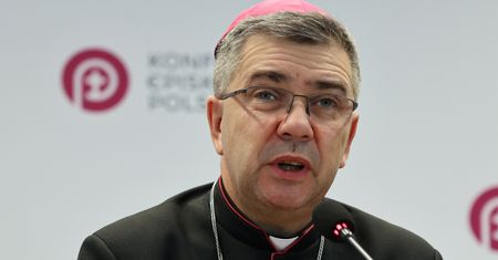 Biskup o zmianach religii w szkołach. "Czy to jest sprawiedliwe?"