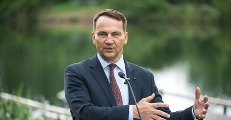 Sikorski odpowiada Kaczyńskiemu. "Jakie to wredne i głupie"