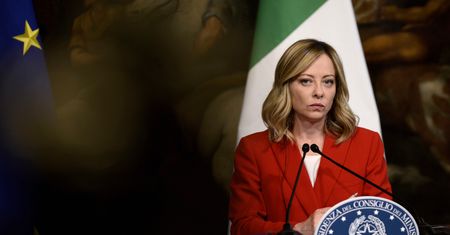 "Trzęsienie ziemi". Włoskie media o wynikach