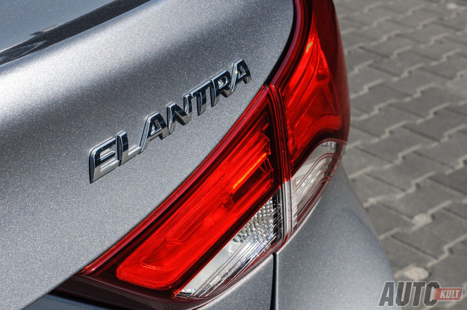 Hyundai Elantra 1,6 MPI Style - test [galeria zdjęć] 8