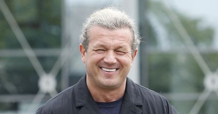 Jakimowicz drwi z TVN. "Pożegnajmy to dziadostwo!"