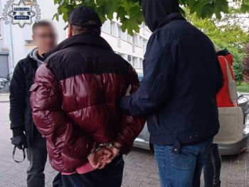 Opole: 31-latek napadł na swoją byłą partnerkę. Pomogła mu siostra