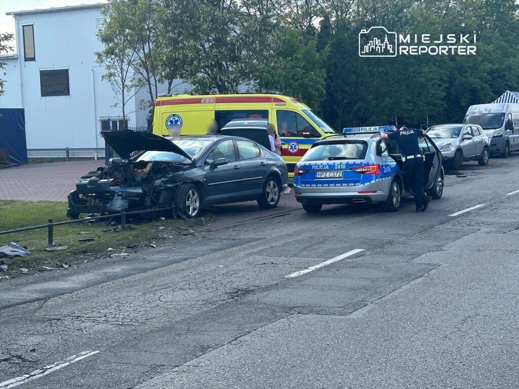 Był poszkodowanym w kolizji. Okazało się, że jest pijany. Trafił na komisariat, a auto zholowano