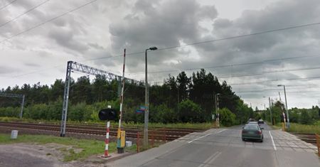 Tragedia na przejeździe kolejowym w Łodzi. Nie żyje młoda kobieta