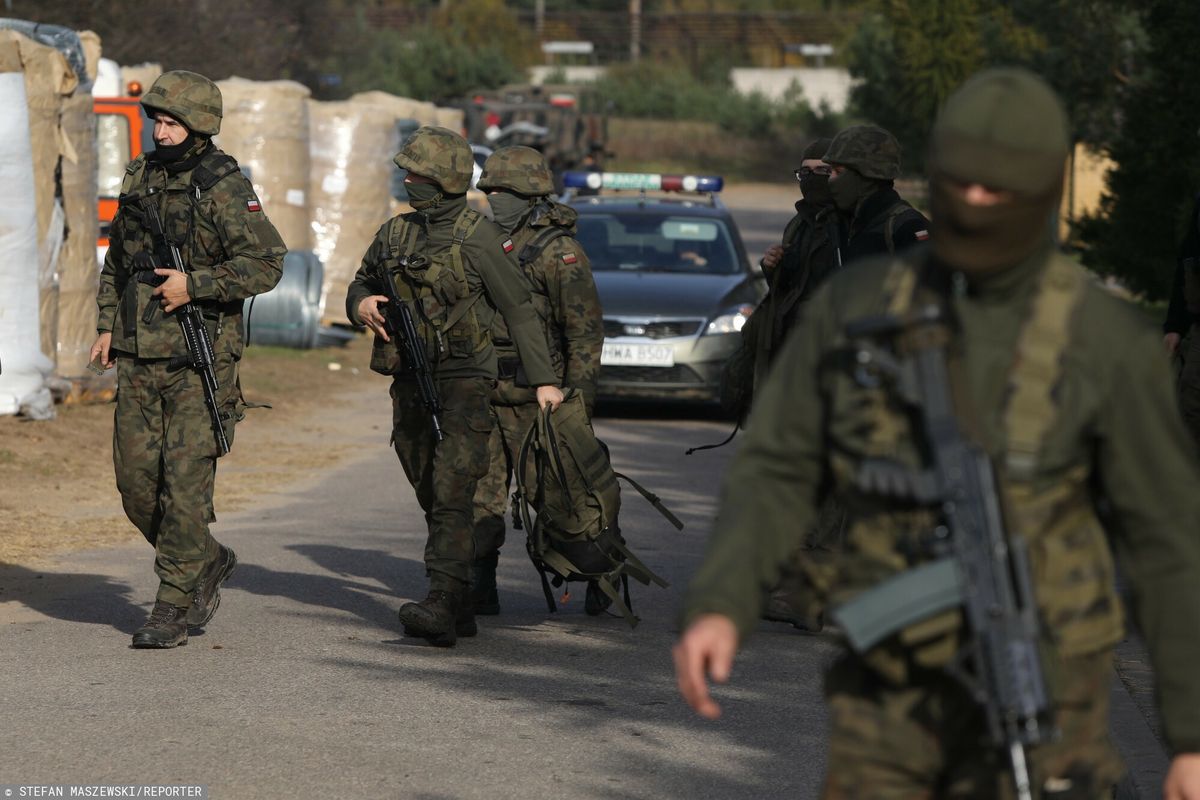 Zatrzymani fotoreporterzy złożyli zażalenie. "Rażące nadużycie władzy" (East News)