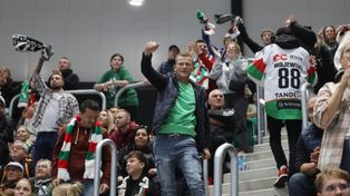 Zagłębie Sosnowiec - GKS Tychy: Hat-trick Arona Chmielewskiego. 2,5 tysiąca fanów na Stadionie Zimowym świętowało triumf nad mistrzem Polski