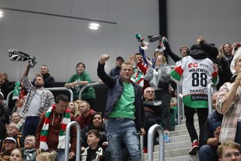 Zagłębie Sosnowiec - GKS Tychy: Hat-trick Arona Chmielewskiego. 2,5 tysiąca fanów na Stadionie Zimowym świętowało triumf nad mistrzem Polski