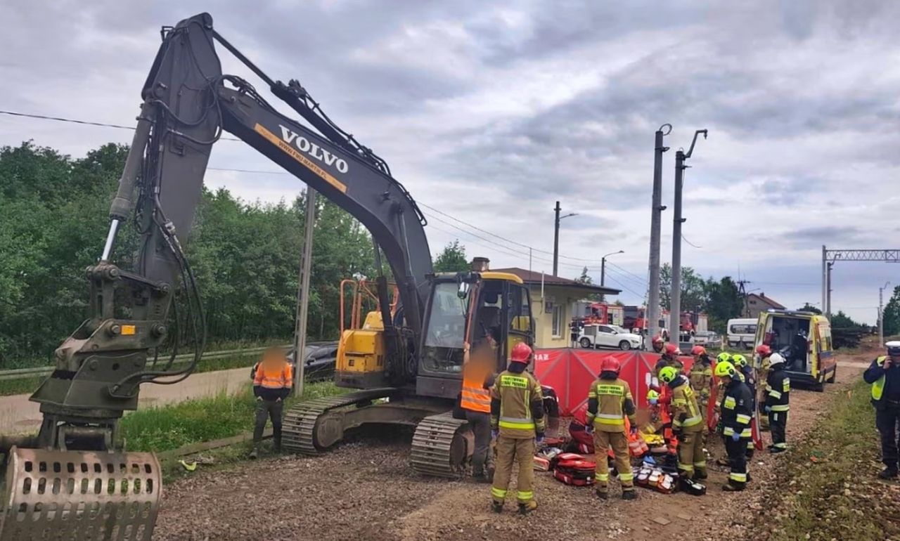 Horror na budowie. Pijany operator koparki rozjechał pracownika