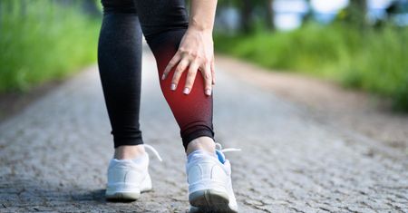 Łydka tenisisty – przyczyny, objawy, diagnostyka i leczenie