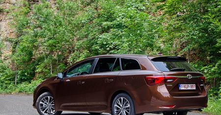 Nowa Toyota Avensis Touring Sports (2015) 1,6 D-4D & 2,0 D-4D - galeria testowa