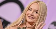 Ubrała się jak na festyn. Kim Petras nową królową kiczu