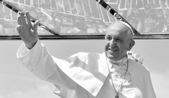 Prezydent ogłasza żałobę narodową w dzień pogrzebu papieża Franciszka. Koncert w TVP przełożony