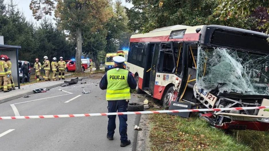 Wypadek z udziałem autobusu w Wilkowicach 
