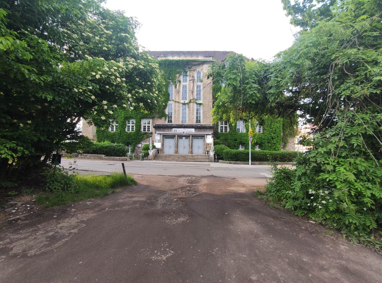 Nowy parking w Śródmieściu Wałbrzycha - tu stał pamiętny dom weselny. Pamiętacie Maraton? Remont w okolicy przyszłego Centrum Przesiadkowego