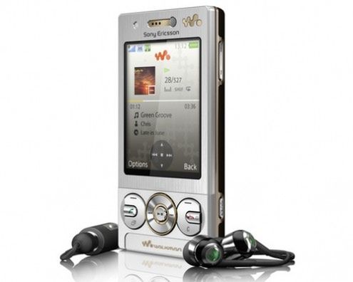 Sony Ericsson W705 w czarno-srebrnej szacie