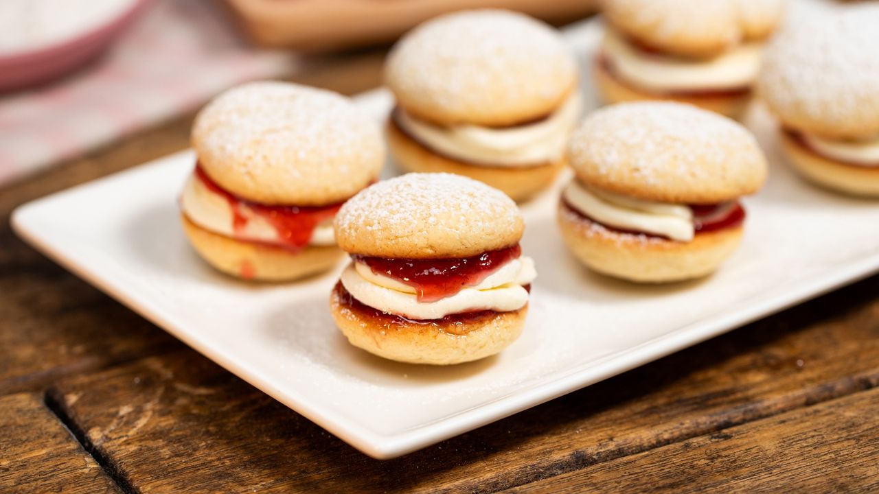 Raspberry cream cookies: The irresistible treat for all occasions