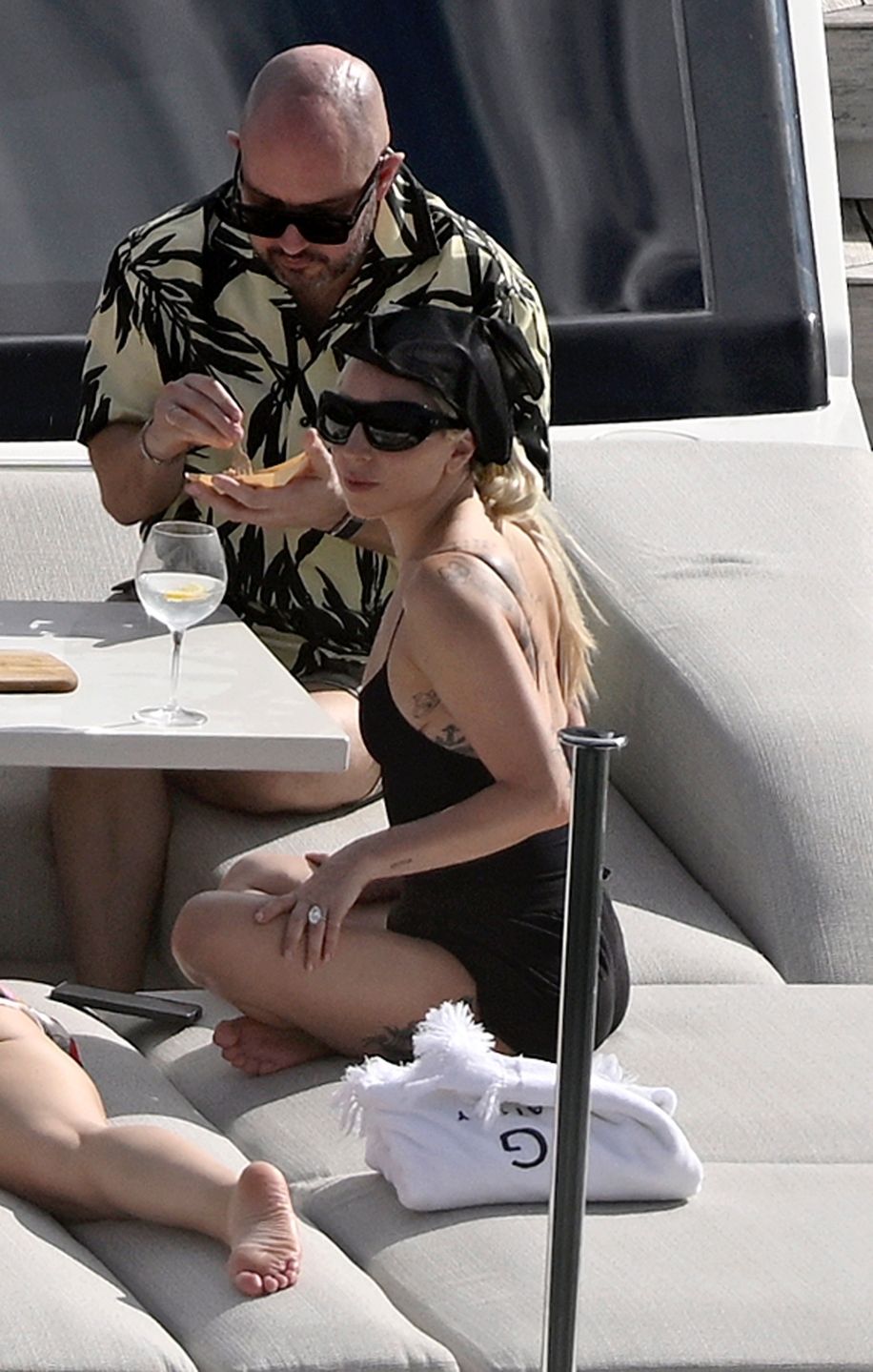 Lady Gaga relaksuje się na jachcie