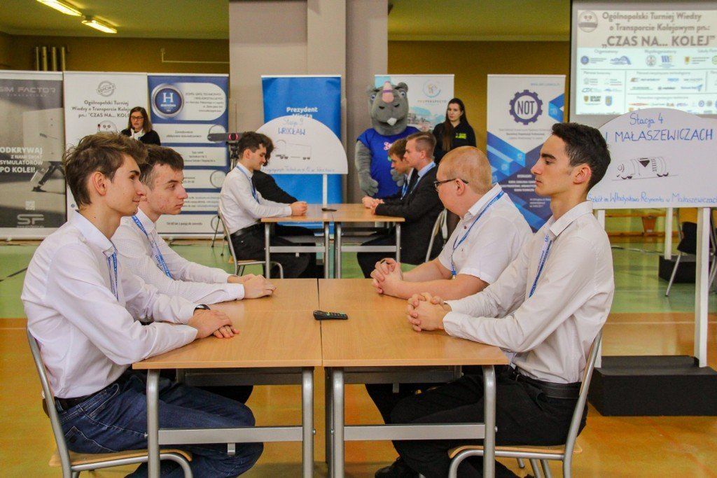 Legnica: Ogólnopolski Turniej Wiedzy o Transporcie Kolejowym &#34;Czas na... kolej&#34;