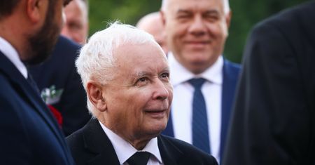 Policjant ma żal: Zamiast złodziei tropimy ws. baneru anty-PiS