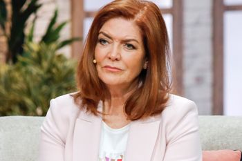 Cygaretki poszły w odstawkę. Spójrzcie na spodnie Dowbor