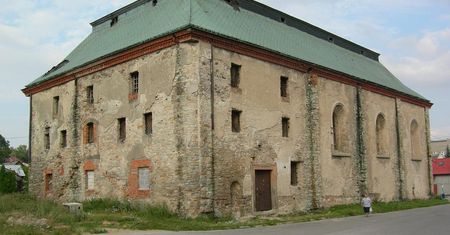 Niewielkie miasto w Polsce. Przyjeżdżają tu z całego świata