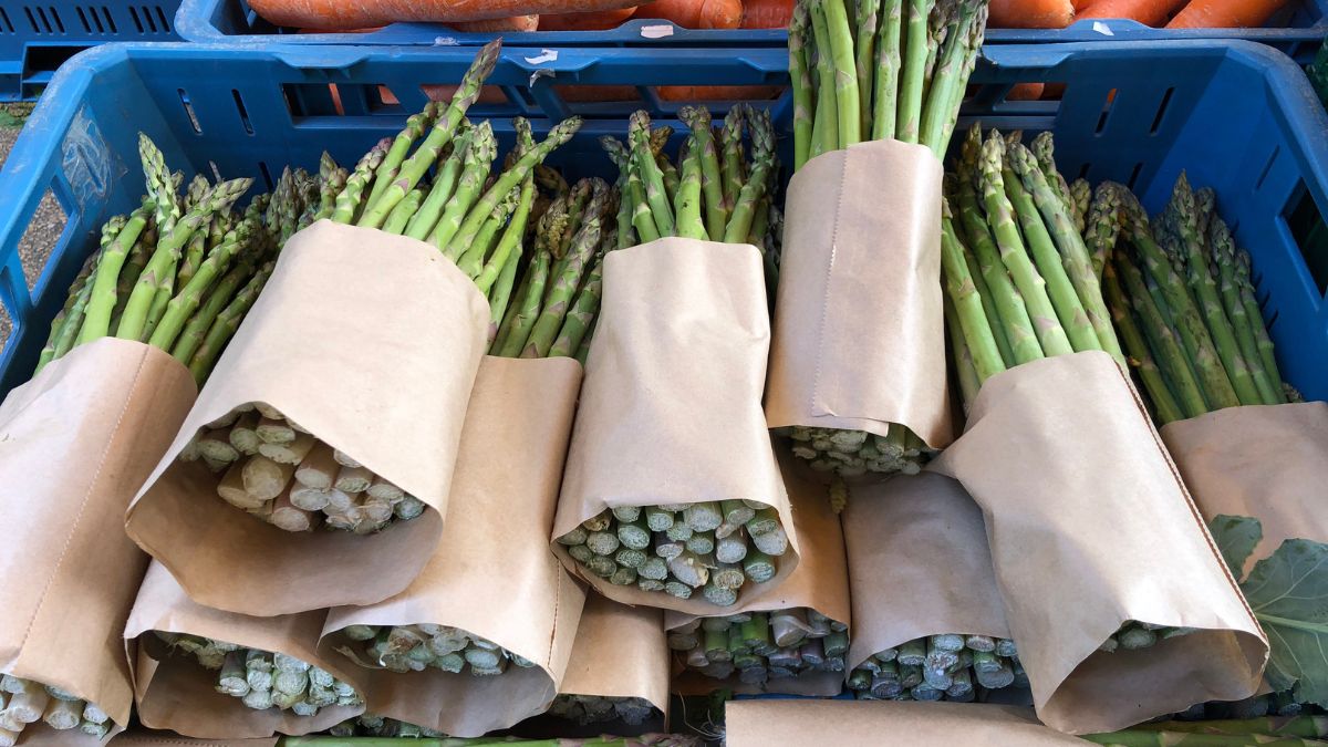 Szparagi pojawiły się w sklepach