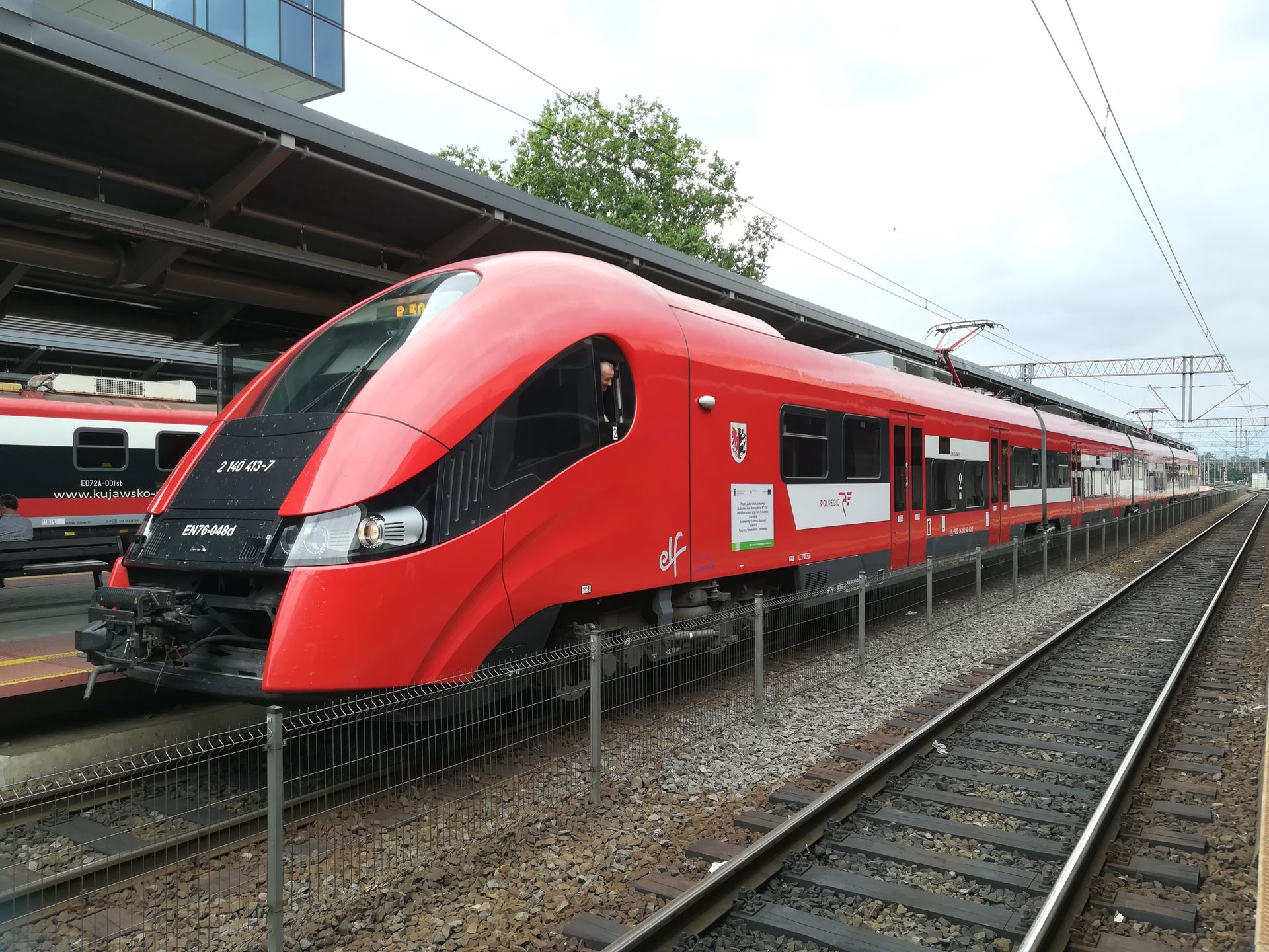 Chaos na dworcach. Polregio zmieniło rozkład, pasażerowie grzmią