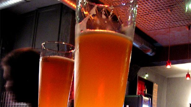 Naukowcy już wiedzą, dlaczego na imprezie urywa się film 1