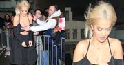 Rita Ora została złapana za pierś przez "fana" przed siedzibą radia BBC... (FOTO)