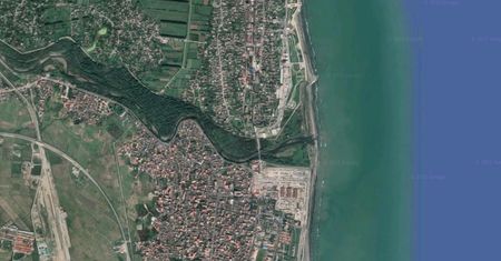 Te miasta leżą w dwóch krajach. Nie wolno spojrzeć na mapę