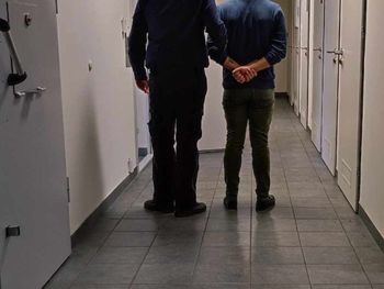 Gmina Kotlin: Zaatakował sąsiada tłuczkiem do mięsa dotkliwie go raniąc. 36-latek ukradł mu pieniądze i je przepił