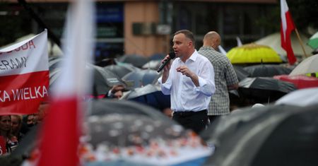 Wybory prezydenckie 2020. Sensacja w II turze? Najnowszy sondaż