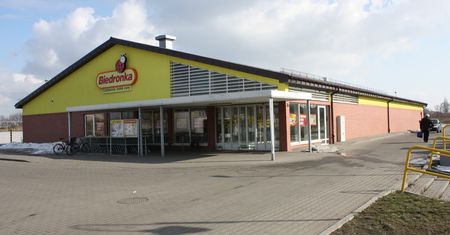 Zakupy pod drzwi zupełnie za darmo. To wszystko oferuje Biedronka