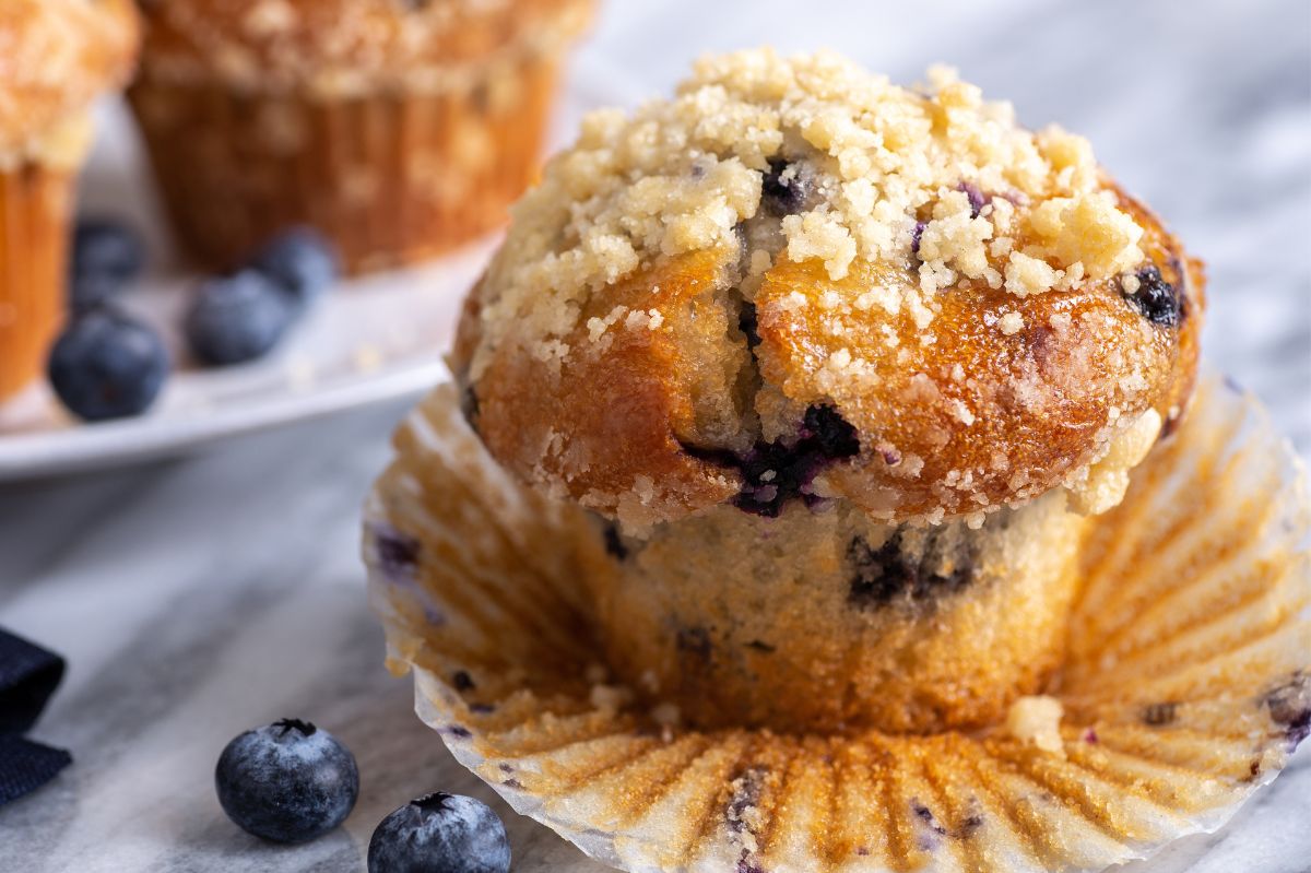 Yogurt cupcakes with fruit: A fluffy delight you can't resist