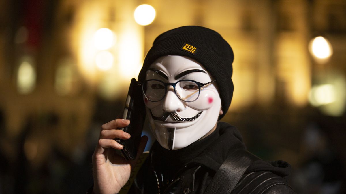 Maska kojarzona z Anonymous