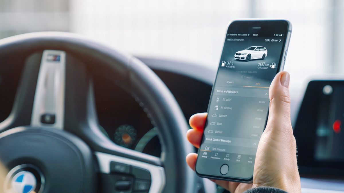 Współczesne samochody coraz bardziej przypominają smartfony. Zmienia się podejście do ich posiadania, a trwałość baterii i jej parametry to jedno z kluczowych pytań