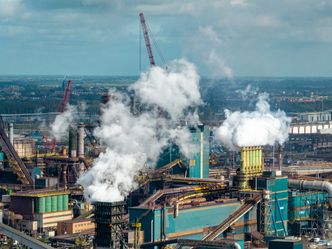 Emisje CO2 drożeją. Polska traci ponad 1,5 mld euro