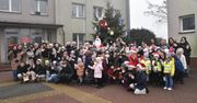 Jędrzejów: Dzieci i młodzież wspólnie ozdobiły miejską choinkę