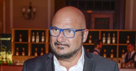 Piotr Gąsowski zatrzymany na lotnisku. "Mnie się płakać chce"