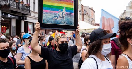 Wrocław. Festiwal Fotografii. Pasożyt, obrazy strajkujące i kilka refleksji w Złotym Kiosku
