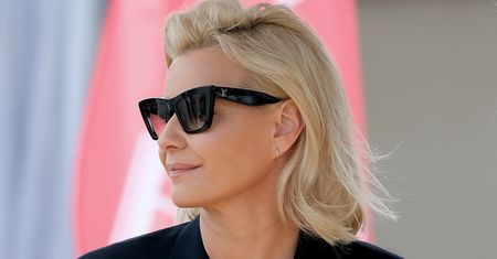 Nie można oderwać oczu. Po Rzymie spacerowała w eleganckim stroju