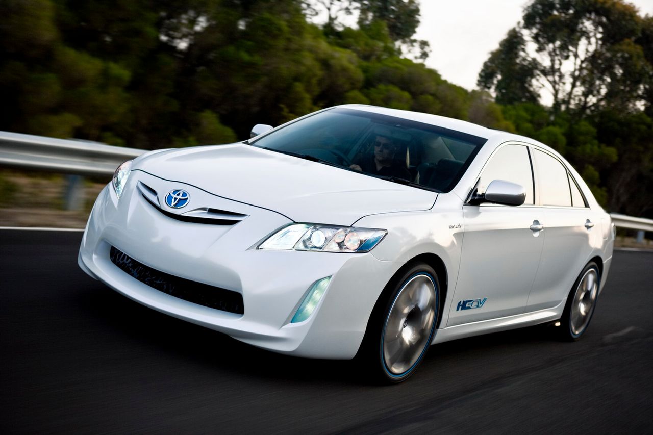 Toyota zapowiada Camry 2012 i nowe modele [wideo]