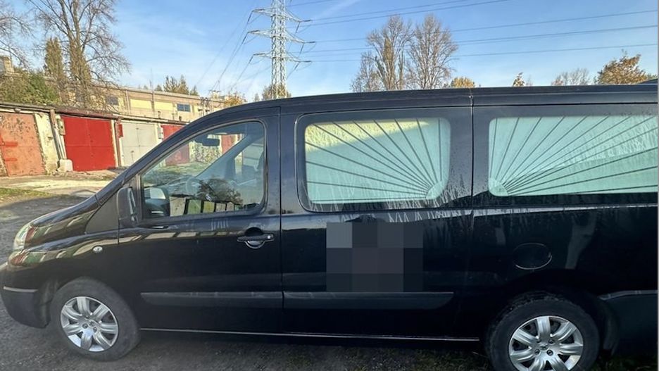 Papierosy bez akcyzy transportowane były karawanem pogrzebowym