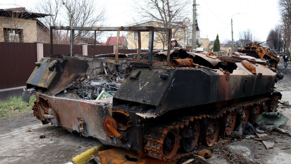 Wojna w Ukrainie - masakra cywil�w w BuczyBUCHA, UKRAINE - APRIL 5, 2022 - A destroyed military vehicle is pictured in Vokzalna Street following the liberation of the city from Russian invaders, Bucha, Kyiv Region, northern Ukraine.Anatolii Siryk
