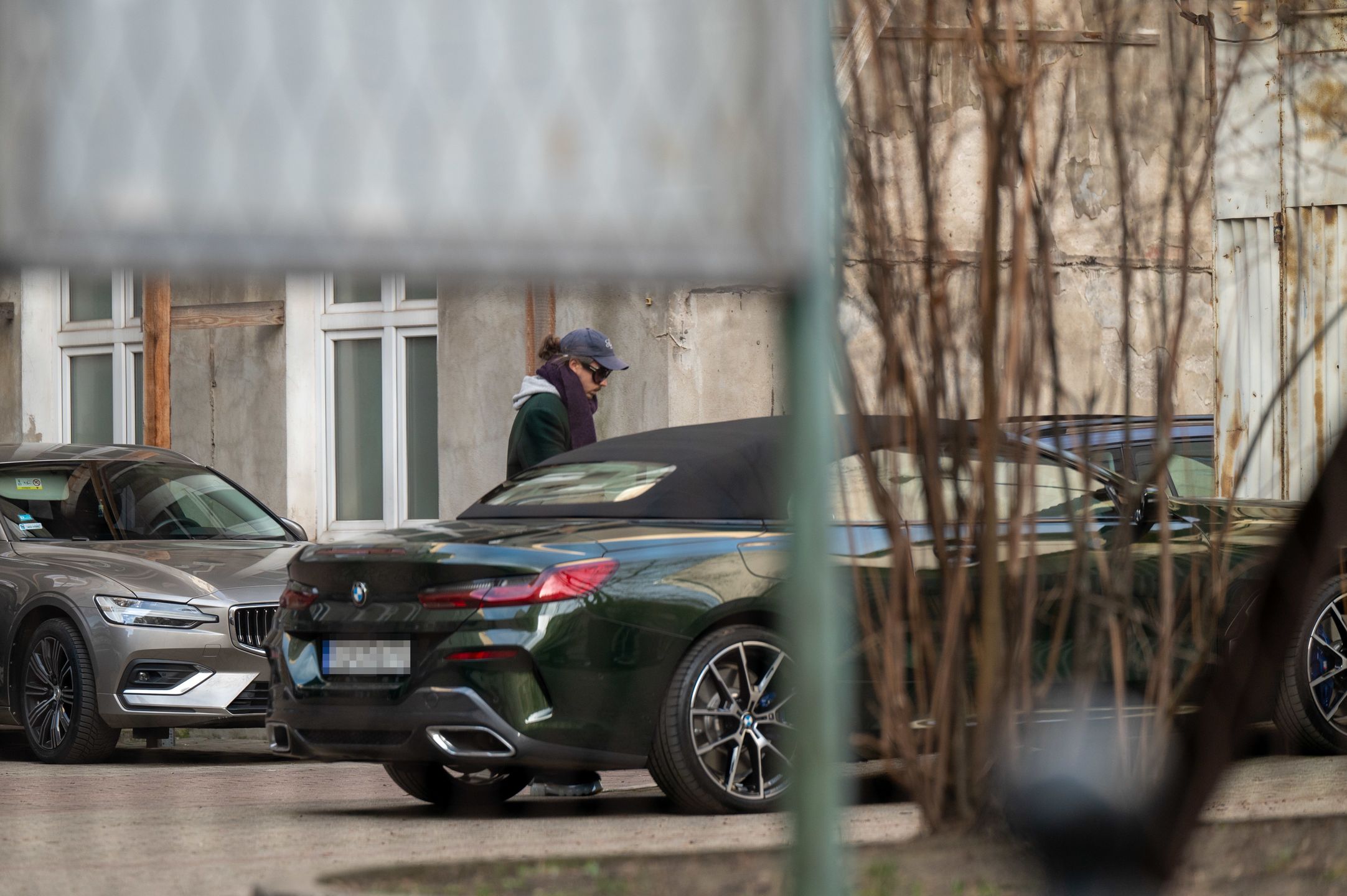 Michał Szpak rozbija się po mieście swoim BMW za pół miliona zł