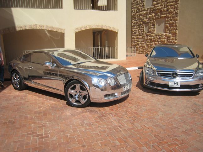 Bentley Continental GT i Mercedes CL (fot. slumz.boxden.com)