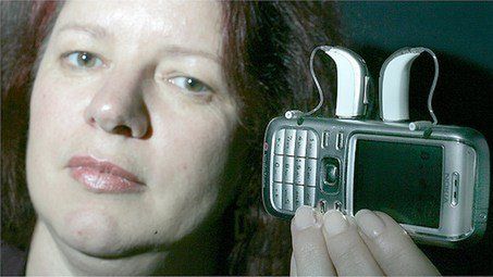 Zestaw słuchawkowy i aparat dla niesłyszących w jednym 1